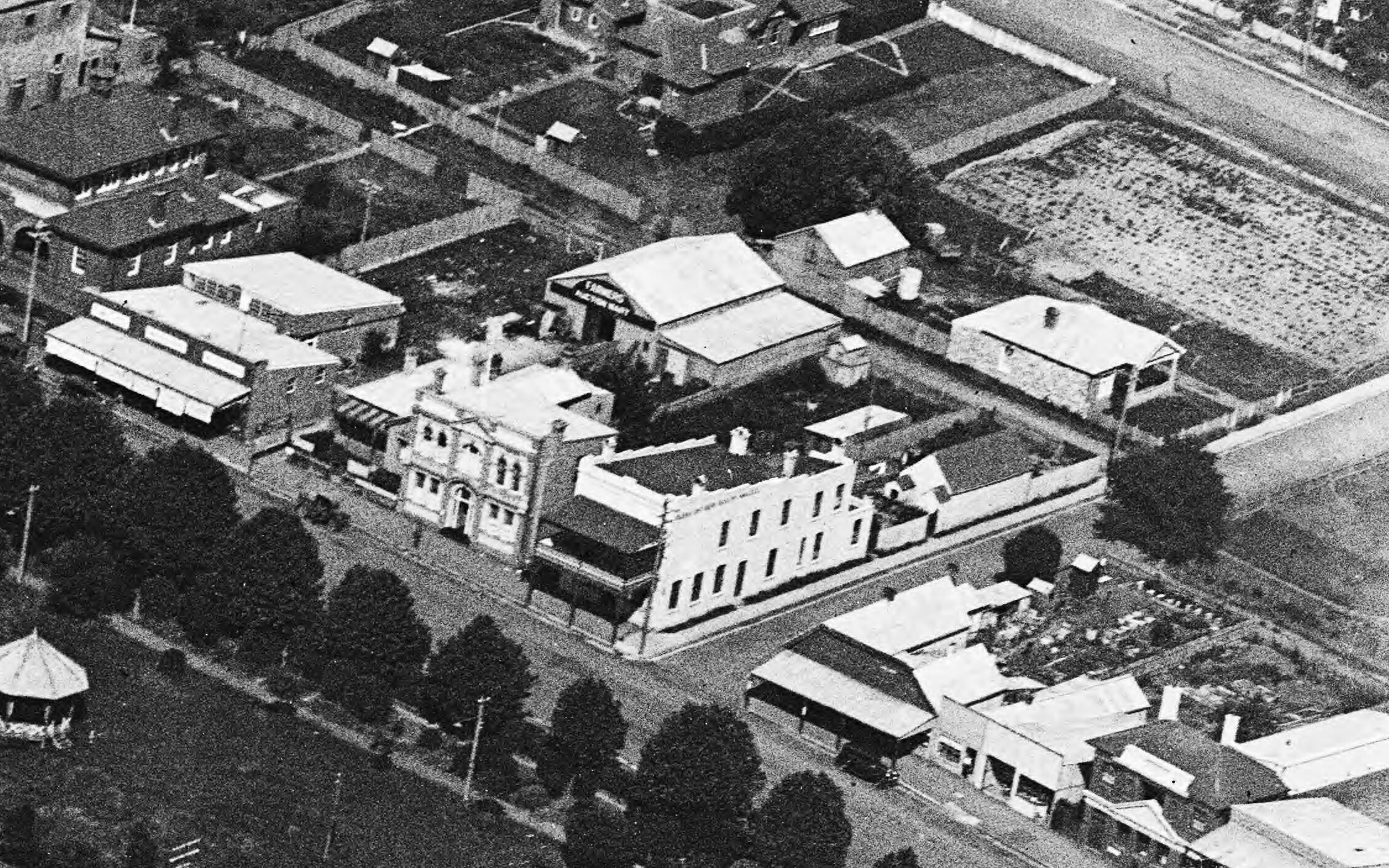 Detail showing Edinburgh House, the former council chambers, the cottage at 374 and the large stable behind it