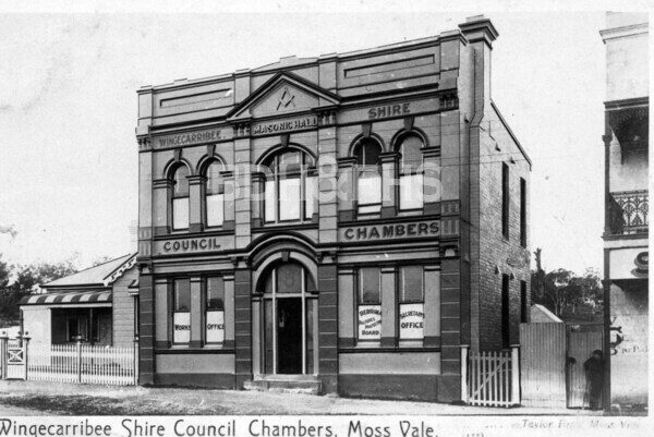 The weatherboard building at 374 beside the former Masonic Hall around 1910