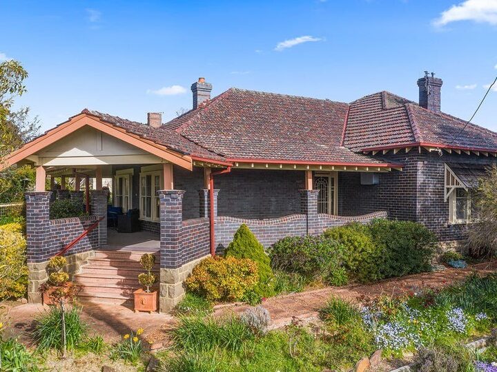 Front of Tarrangower at 7 Valetta Street Moss Vale